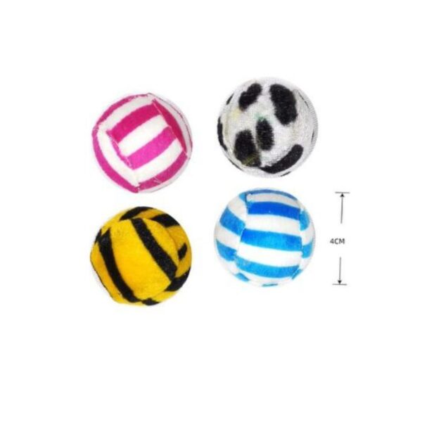 Las Pelota Gato x4 son el set ideal para mantener a tu felino entretenido y activo. Este conjunto incluye cuatro pelotas de 4 cm de diámetro, cada una con un diseño único y atractivo. Las pelotas están disponibles en tres combinaciones de rayas coloridas y un diseño de animal print en negro y blanco. Hechas de un material aterciopelado, suave y seguro, estas pelotas están diseñadas para ser irresistibles para tu gato. Cada pelota emite un sonido interior similar al de un sonajero, agregando un elemento auditivo al juego que mantendrá a tu mascota entretenida durante horas. Descubre cómo estas pelotas pueden beneficiar a tu gato y enriquecer su vida diaria.